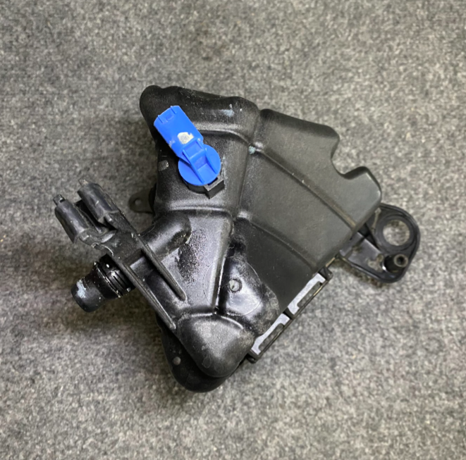 BMW Expansion Tank - 17 13 7 647 283 - BMW 535i / 740i / 640i & Others
