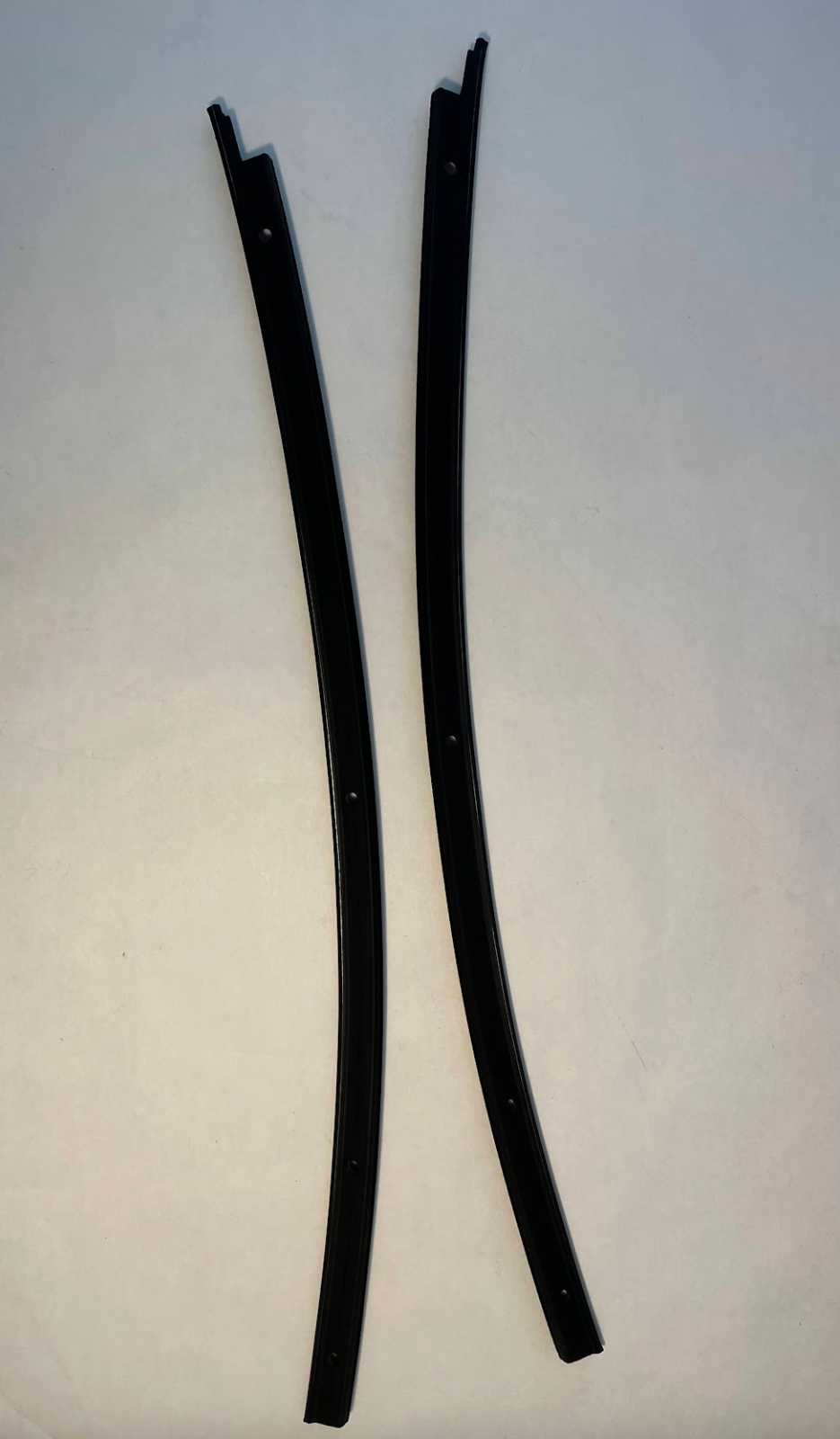 Rear Inner Window Felts (2pcs) - Original Bead - For Pontiac GTO Hardtop 1970-72
