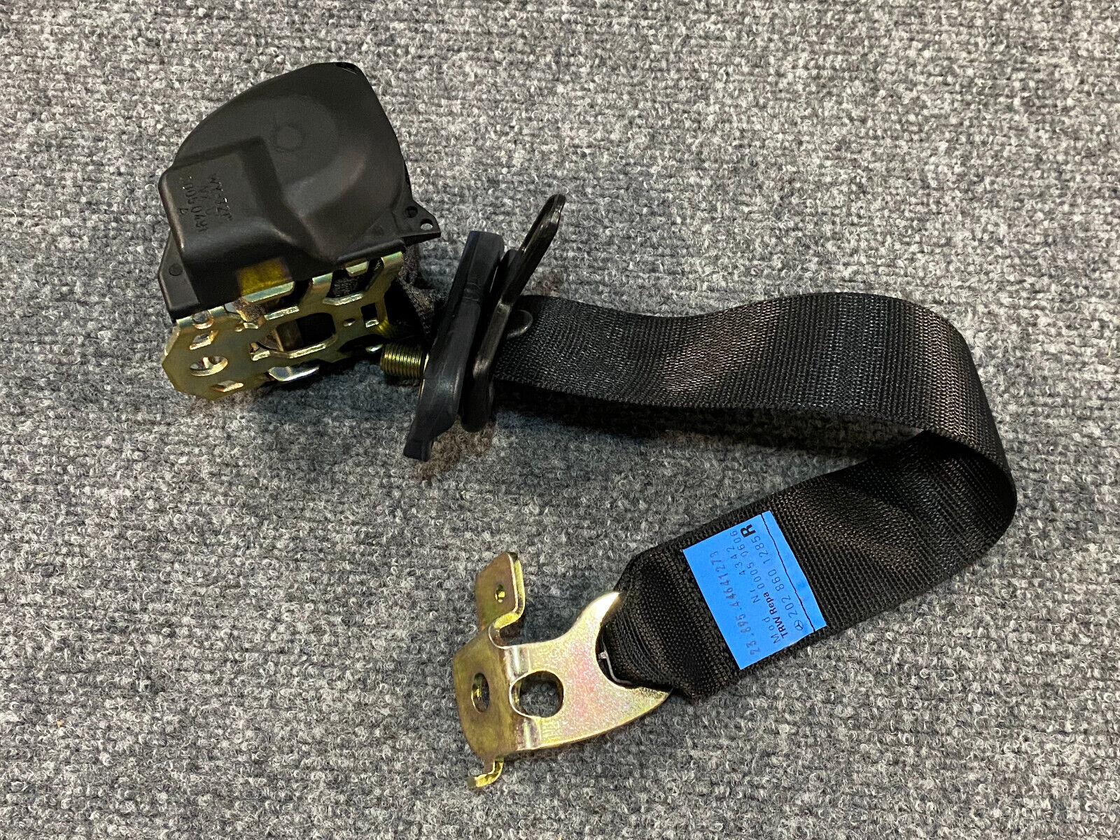 Mercedes-Benz Lap and Shoulder Belt - A2028601285 -Fits MB C220 & C280