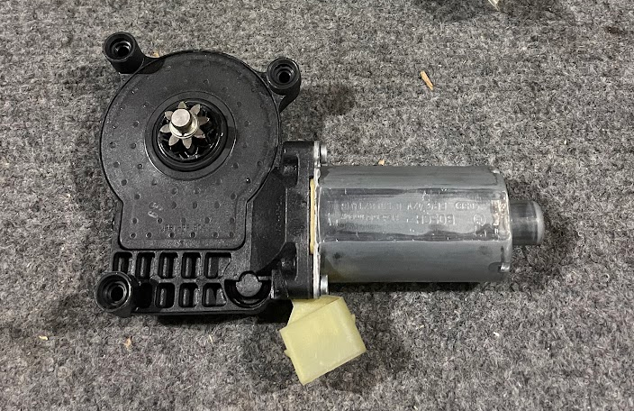 Mercedes-Benz Front LH Power Window Motor - 2088202742 - For MBZ CLK320 & More