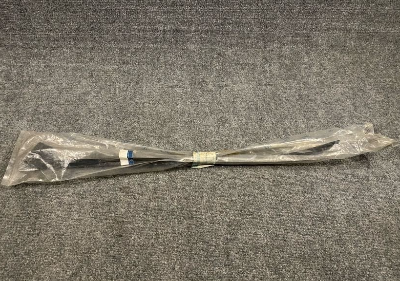 Mercedes-Benz Window Channel - A 126 670 01 38 - Fits MBZ 560SEC, 500SEC 84-91