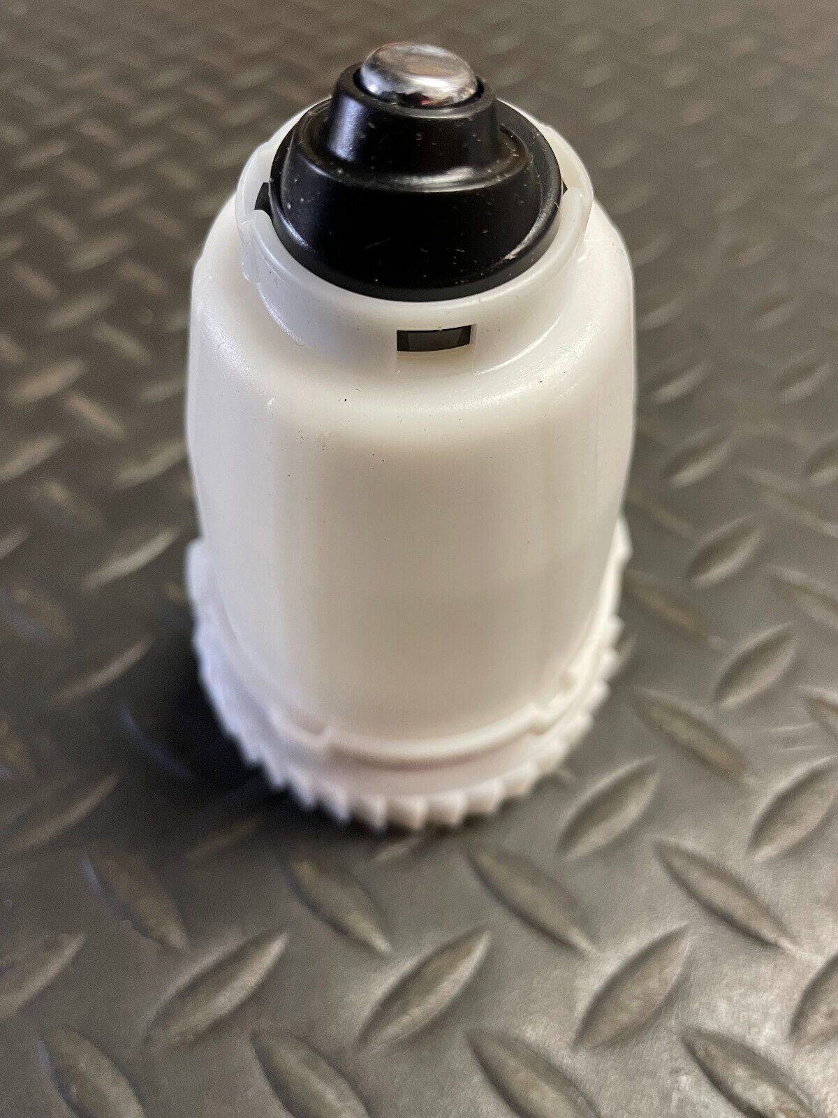 Mercedes-Benz Rear RH Vacuum Actuator - 140-800-36-75 - For MBZ S420 & More