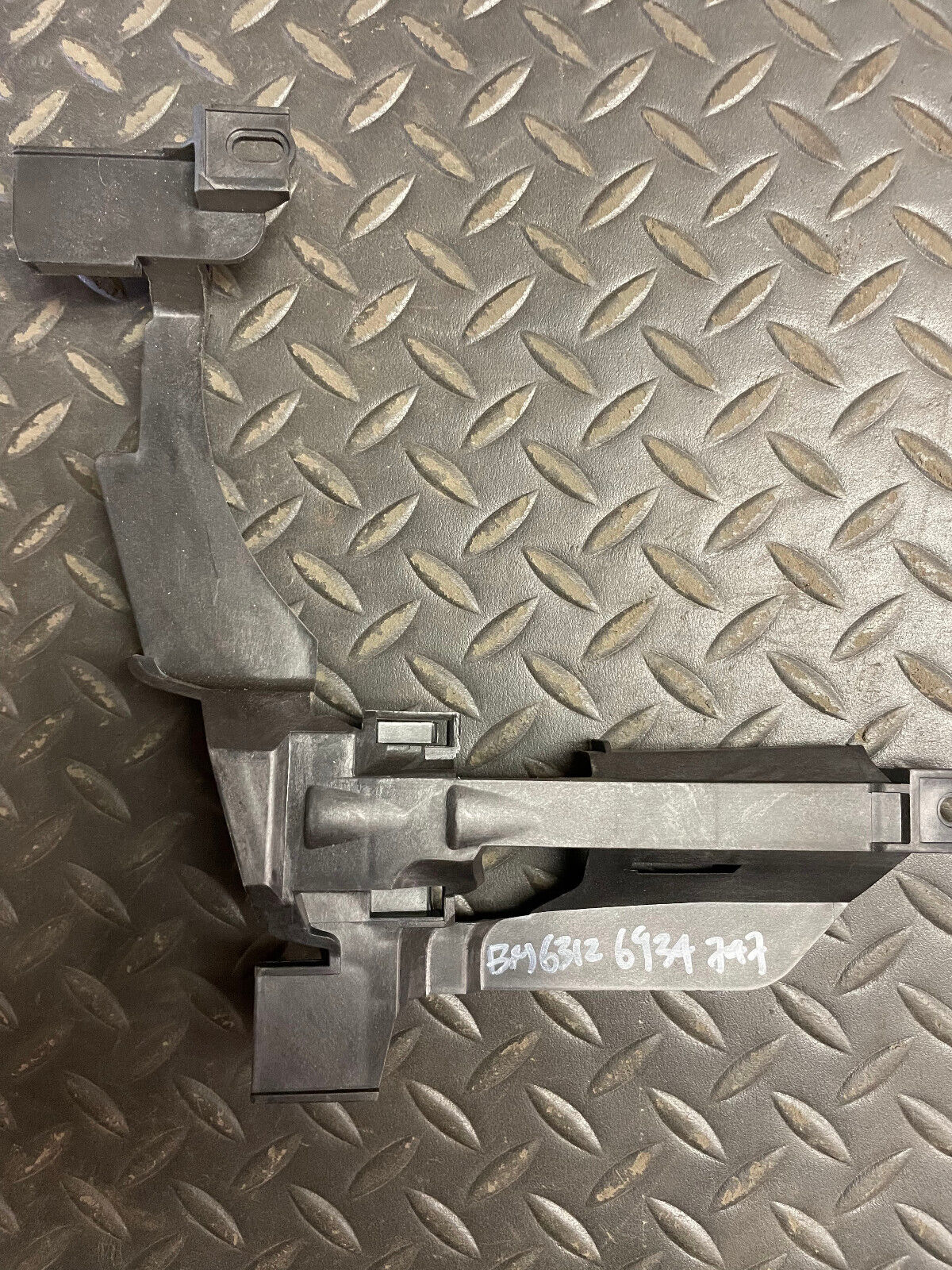 BMW LH Headlight Bracket - 63-12-6-934-747 - Fits BMW 330Ci & 325Ci 2004 - 2006