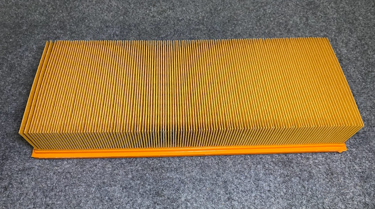 Hengst Air Filter -E241L / 13-72-1-714-952 -Fits BMW 735iL, 535i, 735i & 635CSi