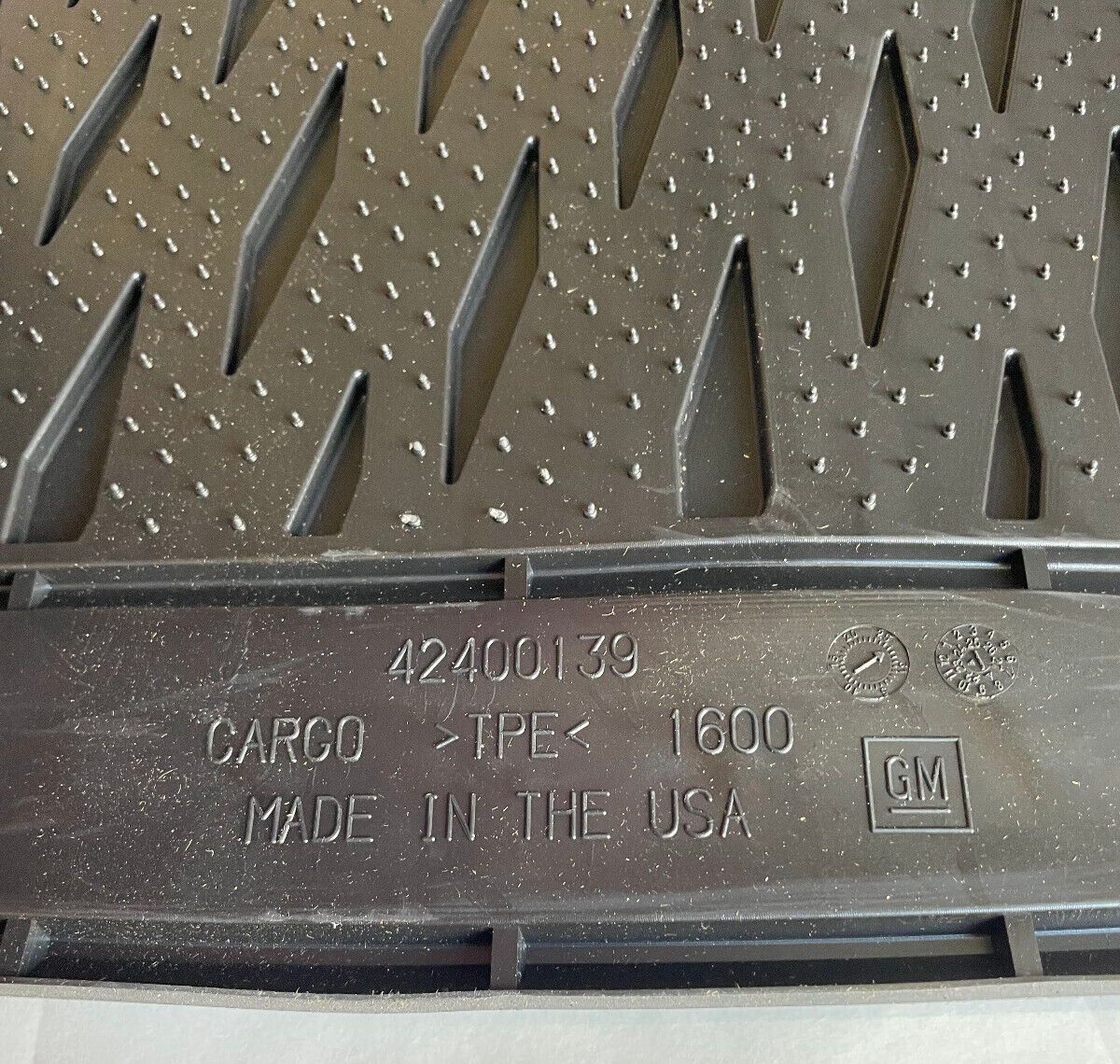 General Motors Cargo Area Mat - 42400139 - For Chevrolet Bolt EV 2017 - 2023