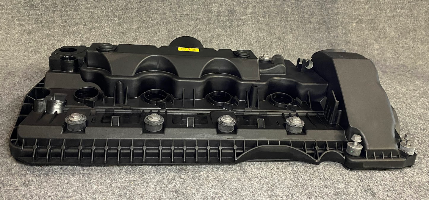 BMW RH Cylinder Head Cover - 11-12-7-563-474 - BMW 550i, 650i, X5, 750Li & More
