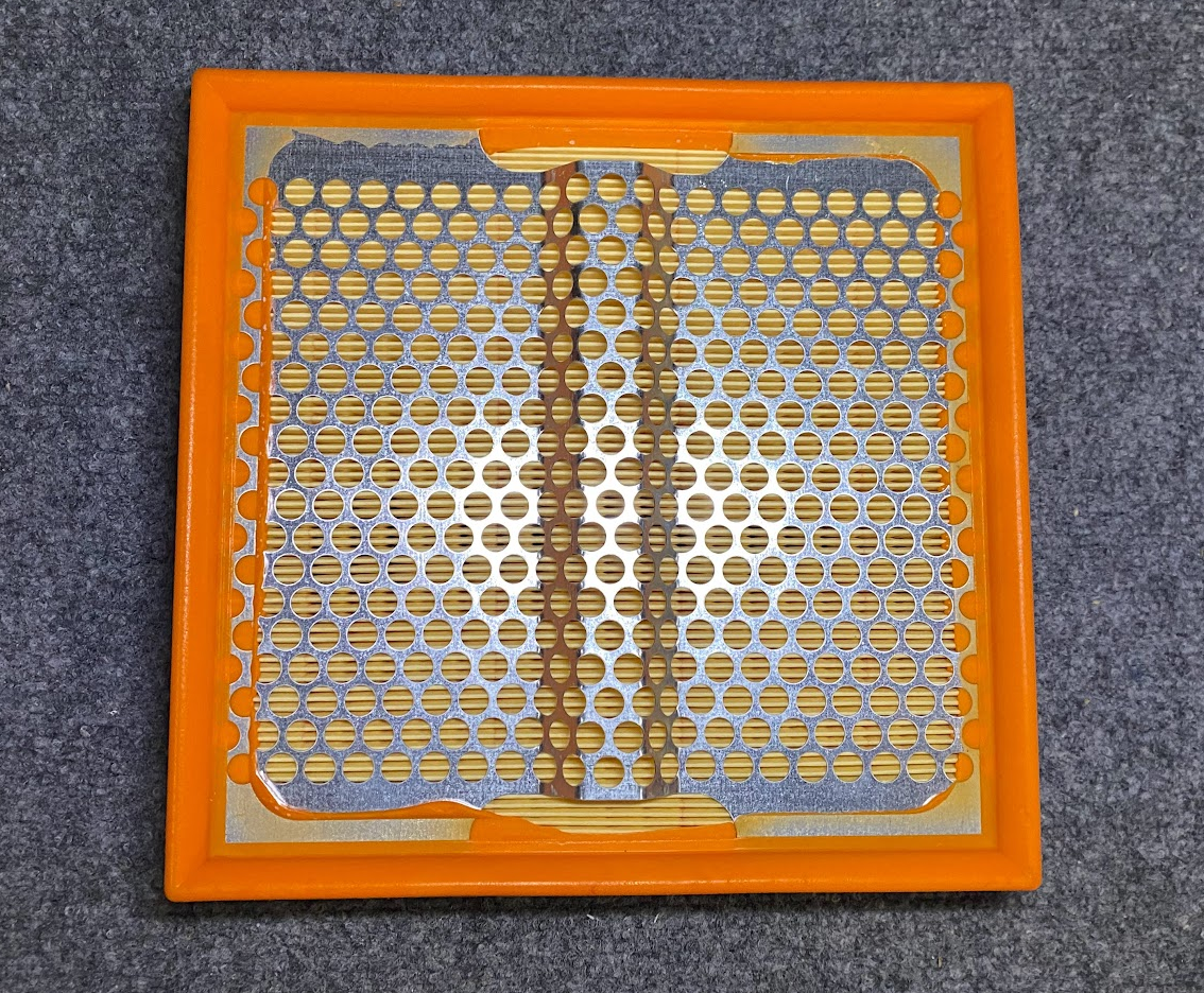 HENGST Air Filter - E207L / 602-094-04-04 - Fits Mercedes-Benz E300, 300D & 190D