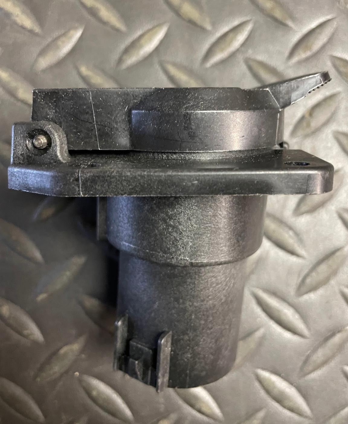 Pollak 7 Way OEM RV Plug Socket - P6Q 11893 / 11-893 - 12 VDC