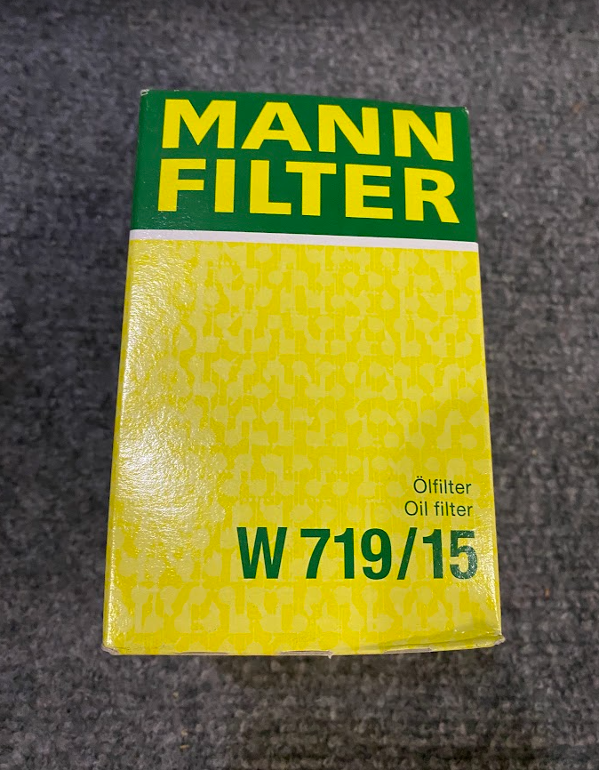 Mann Filter Oil Filter - W 719/15 / 11-42-1-707-779 -Fits BMW 325i, 525i & More