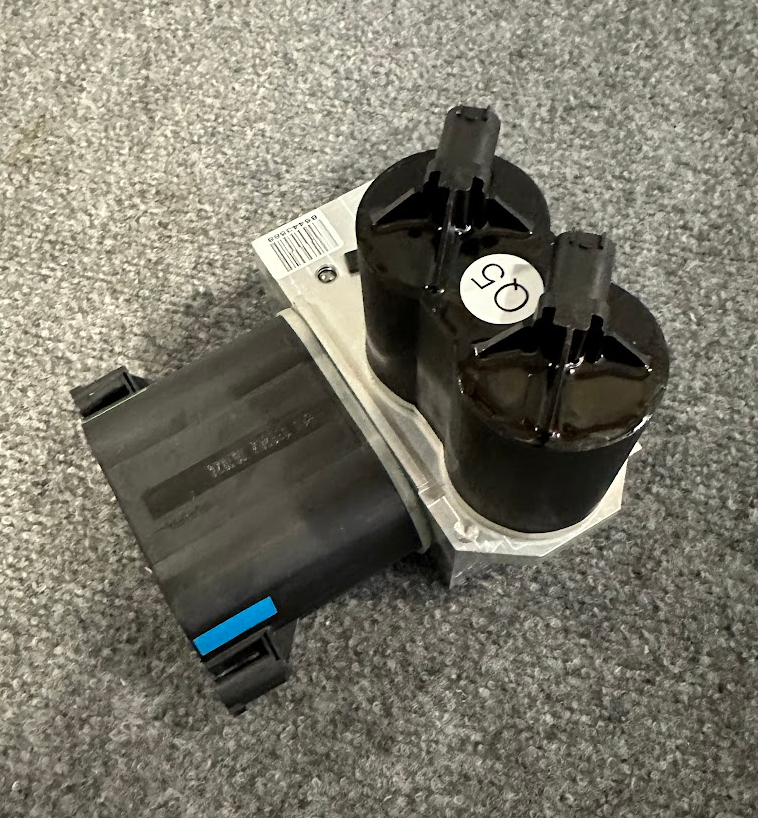 Mercedes-Benz Regulator Valve - A 220 320 12 58 - Fits MBZ SL500, SL600 & More