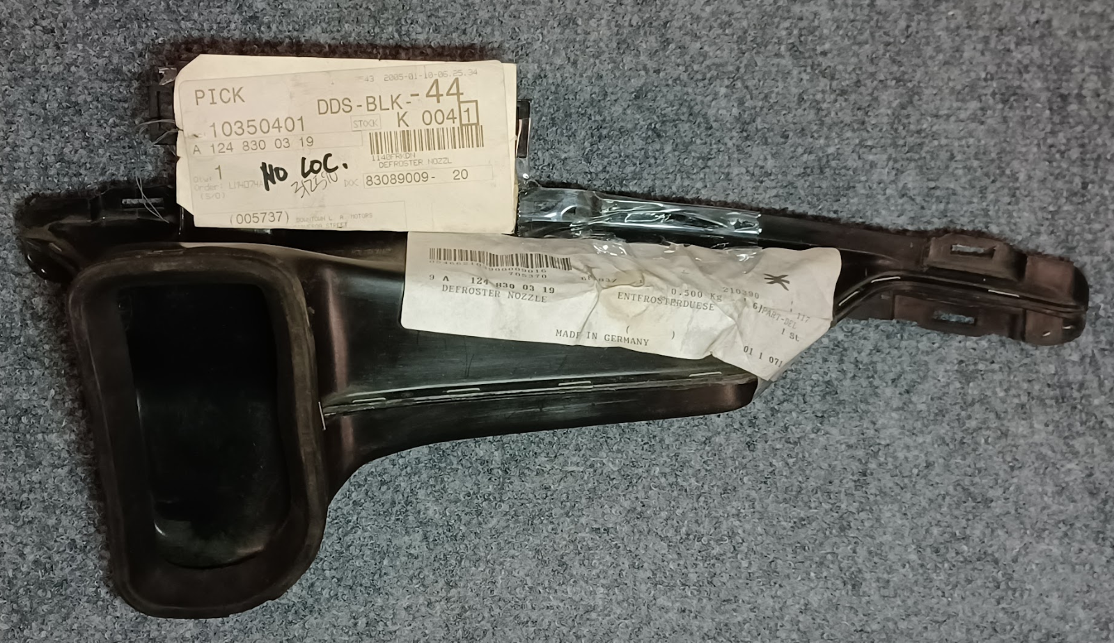 Mercedes-Benz Left Defroster Nozzle - A 124 830 03 19 - Fits MBZ E-Class 90-96