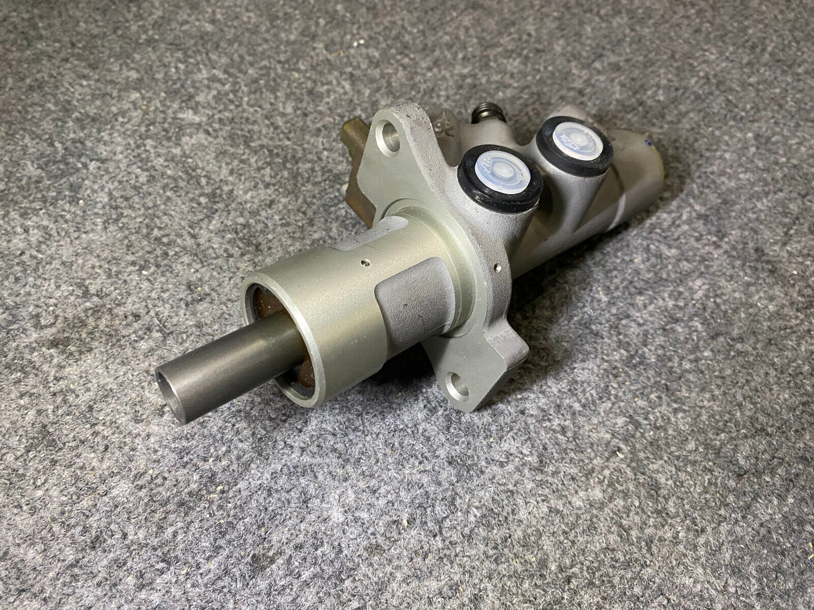 Mercedes-Benz Brake Master Cylinder - A0054305501 - Fits MBZ 400SE & Others