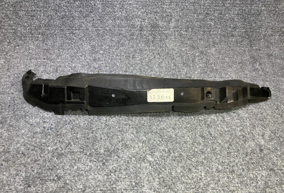 Mercedes-Benz Rear RH Fender Seal- 220 889 06 25 - Fits MBZ S500, S430 & More