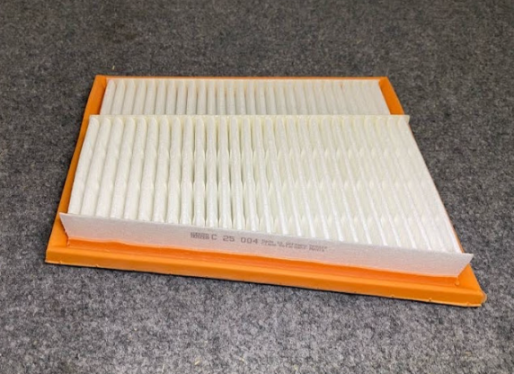 Mann Air Filter - C 25 004 / 6420942804 - Fits Mercedes-Benz E320 & More