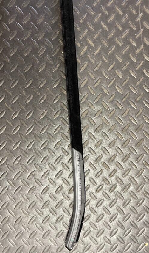 BMW Front RH Door Belt Molding - 51-33-7-377-900 - For BMW X6 2015-2019
