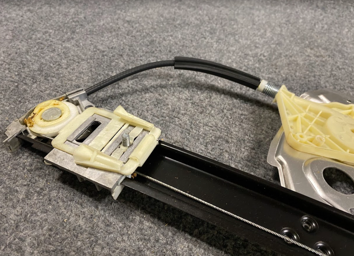Rear RH Window Regulator - 220 730 04 46 - For MBZ S430, S500, S600 & More