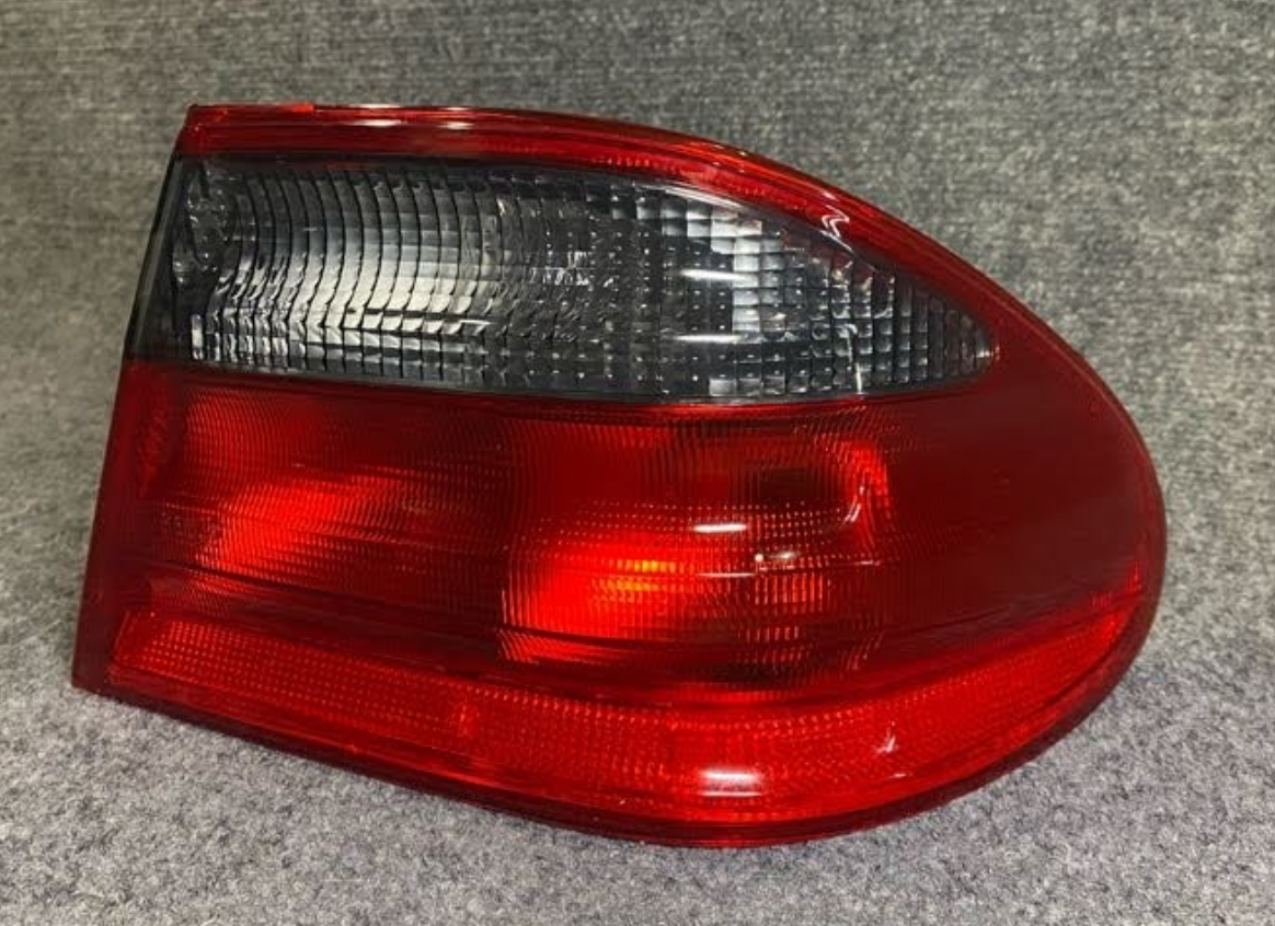 Eagle Eyes Right Tail Light Assy - BZ044-U000R - For Mercedes-Benz E320 & More