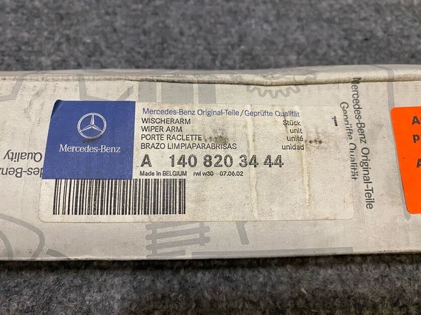 Mercedes-Benz RH Wiper Arm - 140-820-34-44 - Fits MBZ 300SD / S500 & Others