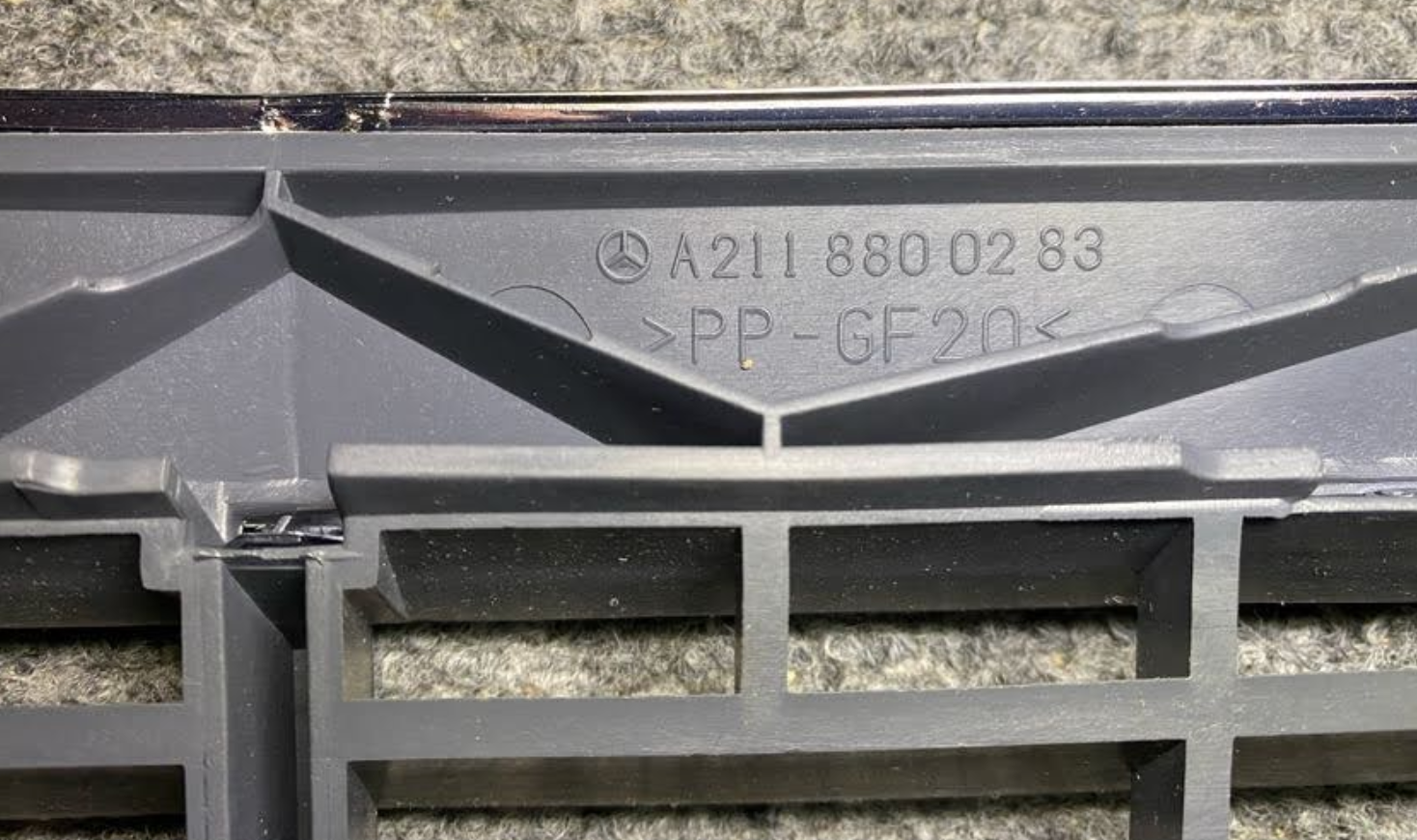 Mercedes-Benz Grille Paneling - A 211 880 02 83 7D11 - Fits MBZ E Class 2003-06