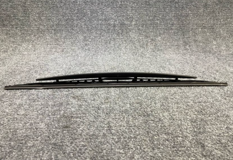 Valeo Windshield Wiper Blade Set - VM 108 - Fits BMW, Citroen, Renault & More