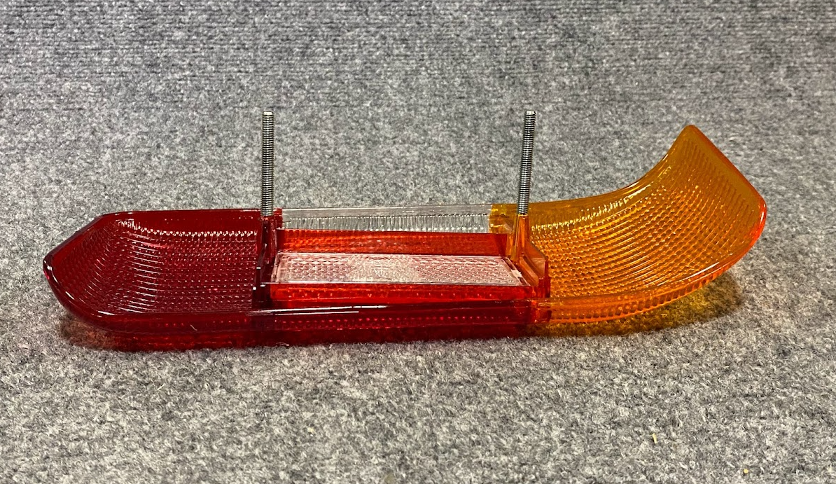 Mercedes-Benz RH Tail Light Lens - 115 826 14 56 - Fits MBZ 220,220d 230,250,280