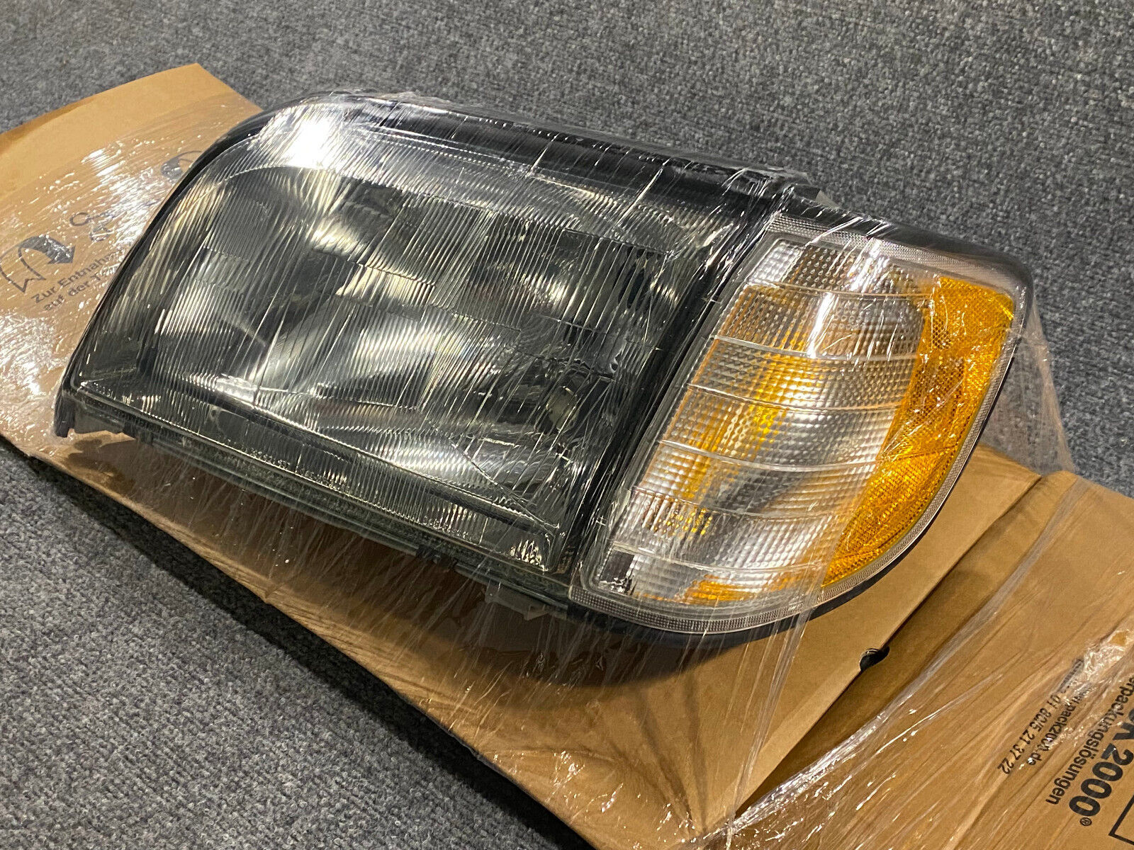 Magneti Marelli Left Headlight Assy -710302470003- Fits MB S320 / S420 & Others