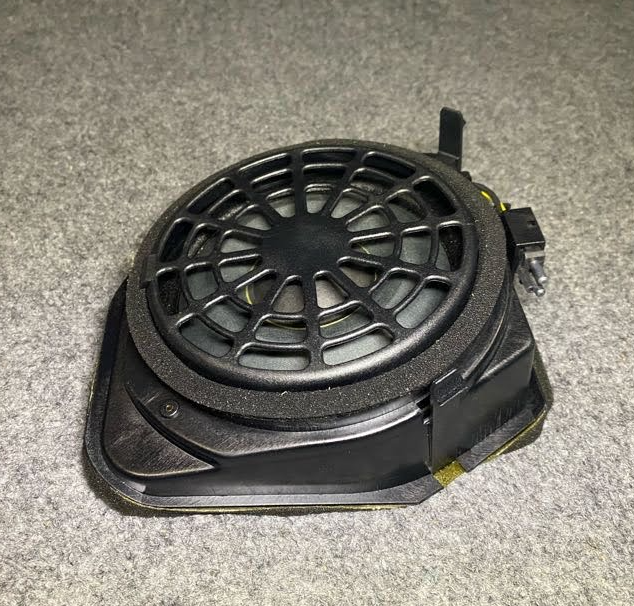 Mercedes-Benz Rear RH Loudspeaker - 202 820 70 02 - Fits MBZ C230, C280 & More