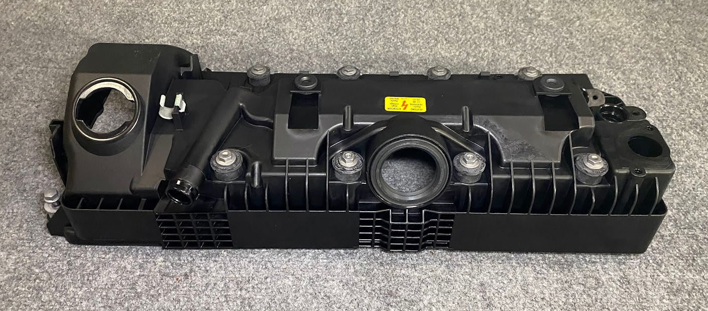 BMW RH Cylinder Head Cover - 11-12-7-563-474 - BMW 550i, 650i, X5, 750Li & More