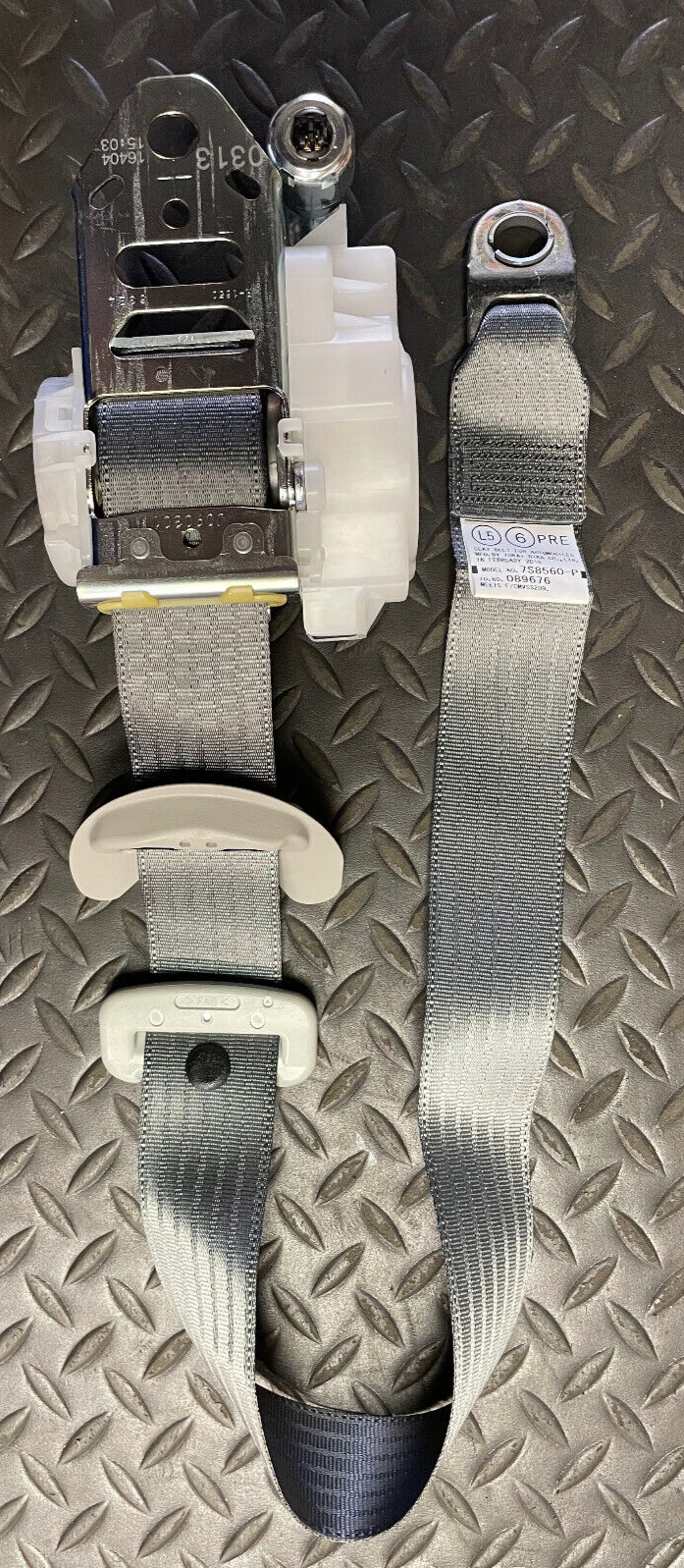 Toyota Front Left Seat Belt Assy - 73220-47091 - For Toyota Prius 2011