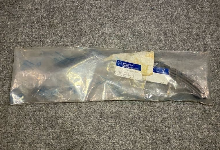 Mercedes-Benz A/C Condenser Seal (2pc) - A 140 835 01 98 - Fits MBZ 300SE & More
