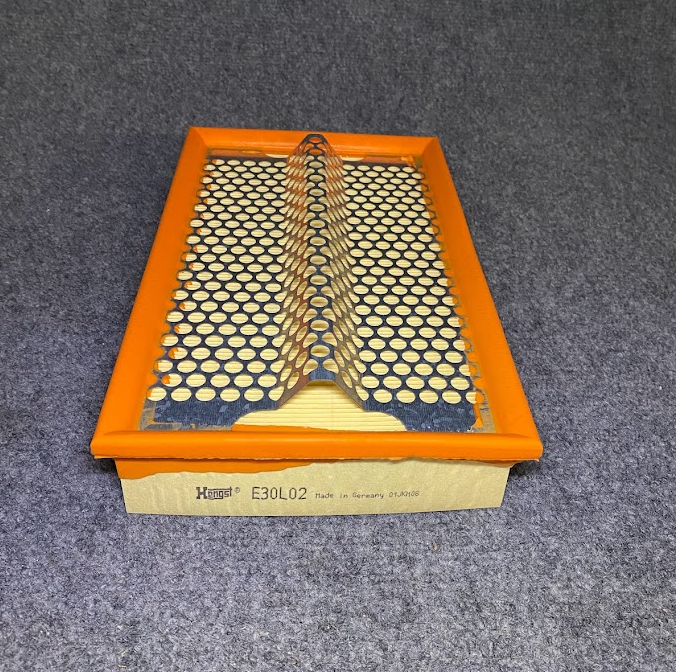 Hengst Air Filter - E30L02 / 601-094-04-04 - Fits MBZ 190D 1984-1985