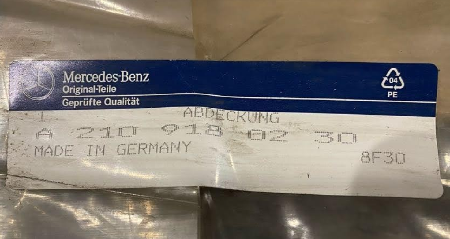 Mercedes-Benz Right Seat w/ Height Adj. Cover - A 210 918 02 30 - Fits MBZ W210