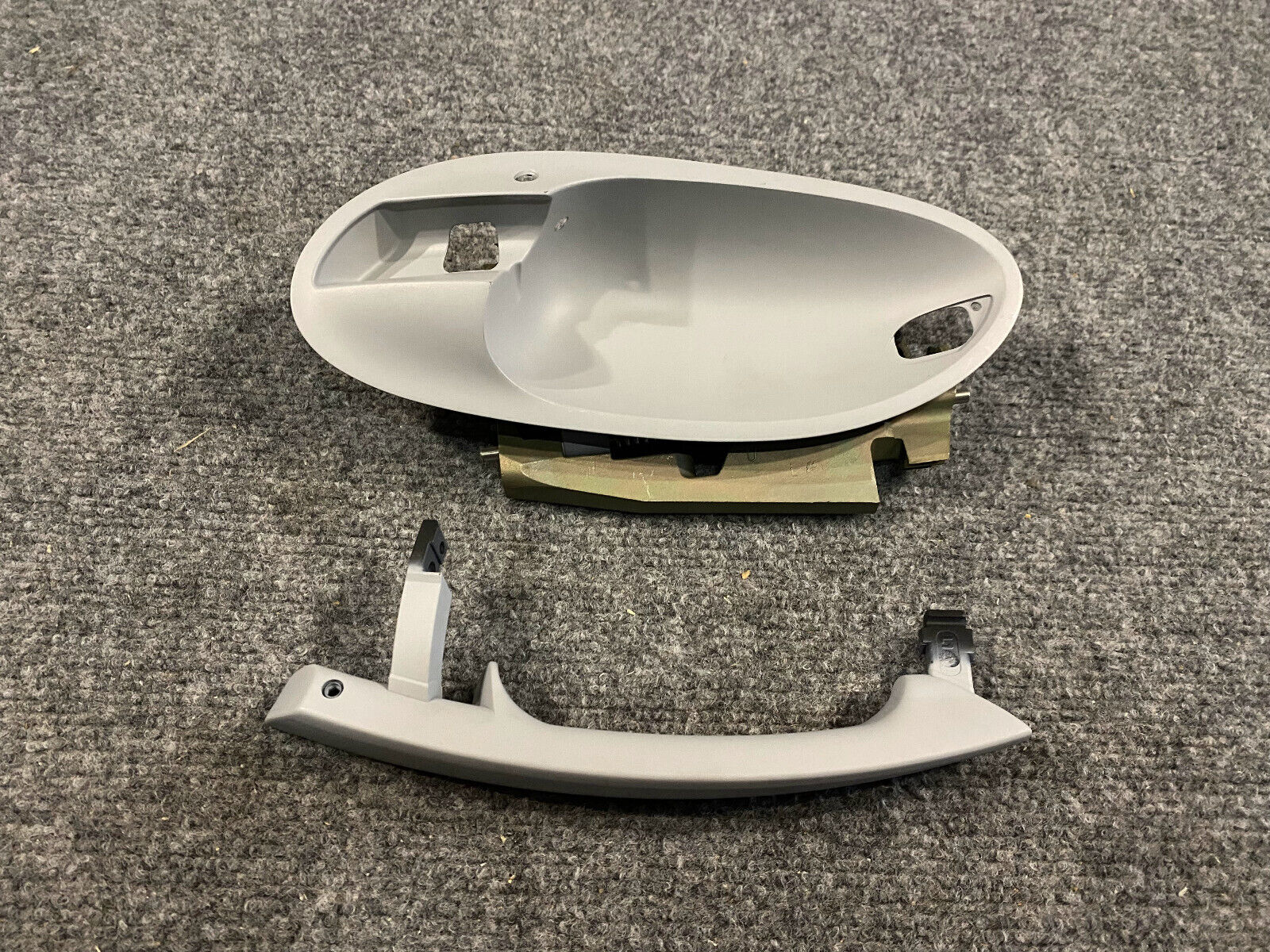 BMW Left Door Handle - 51-21-7-159-239 - Fits BMW 745i / 745Li & Others