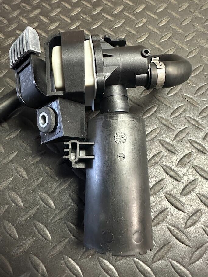 BMW Leak Detection Pump With Dust Filter - 16-13-7-167-539 - For BMW 760i & More