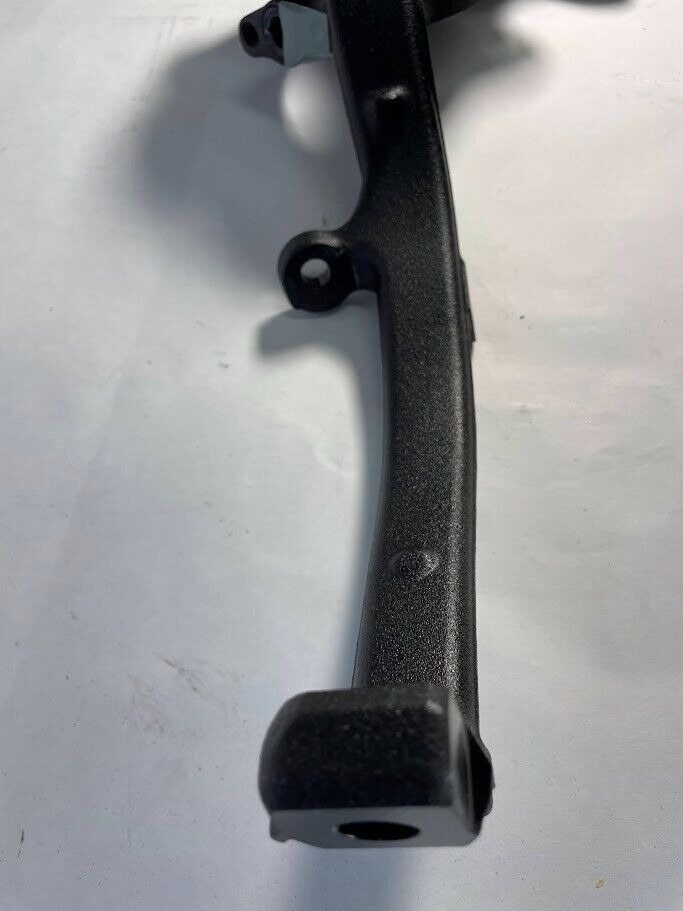 Mercedes-Benz Front RH Steering Knuckle - 220-330-54-20 - For MBZ S430 (2003-06)