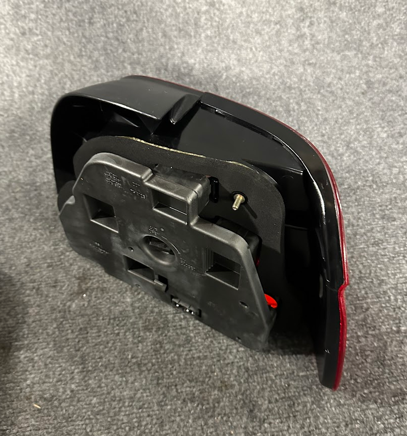 Hella Left Tail Lamp Assy - 2VP 007 240-091 - Fits BMW 535i, 540i, M5 & More