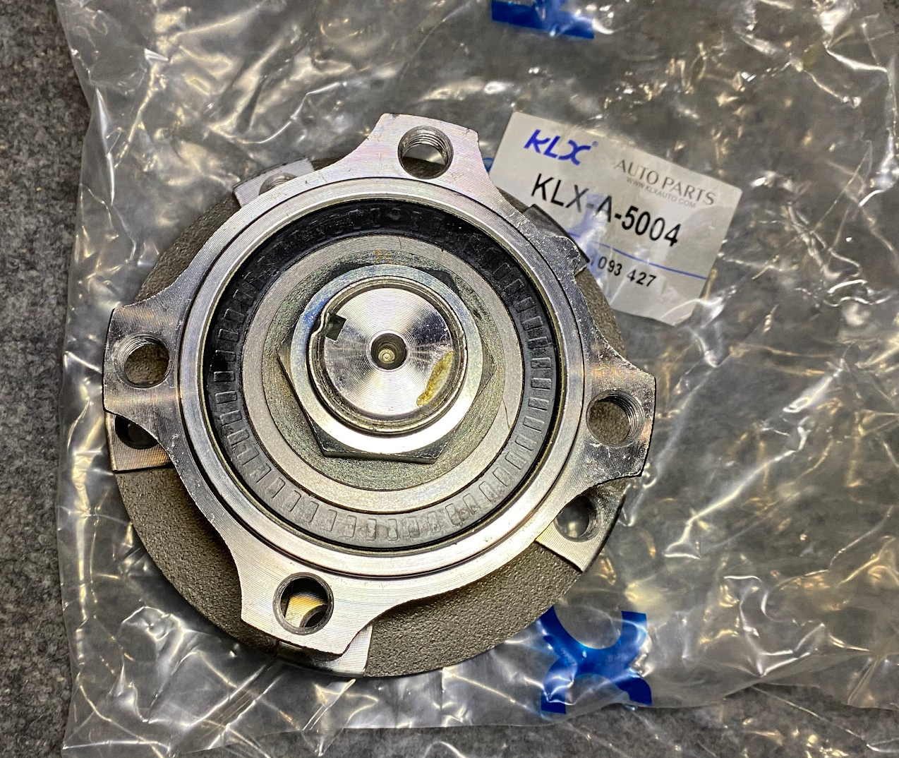 KLX Front Wheel Hub Assembly - KLX-A-5004 / 31-22-1-093-427 - Fits BMW 5 Series