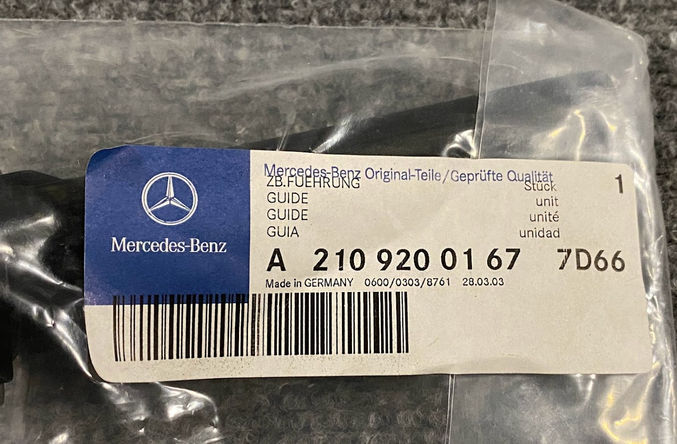 Mercedes-Benz Right Headrest Guide - 210-920-01-67-7D66 - Fits MBZ E320 1998-03