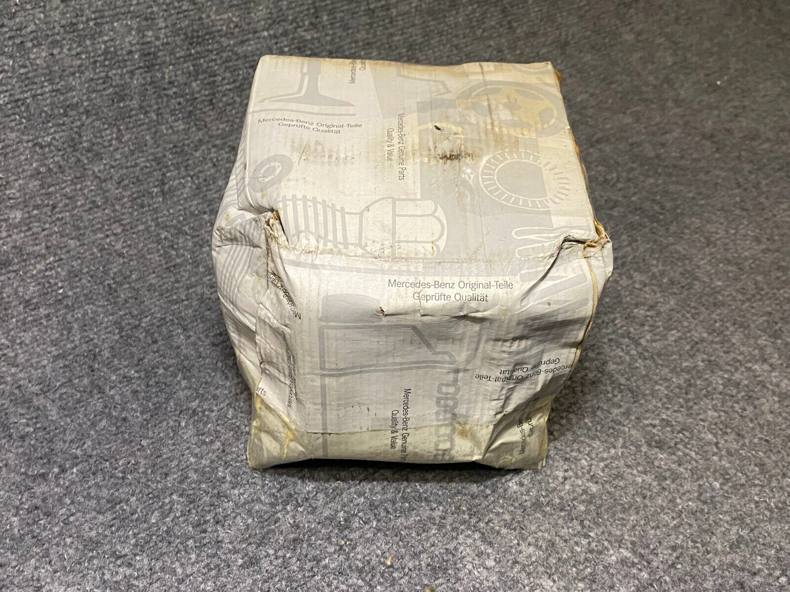 Mercedes-Benz Hydraulic Pump - A0024661901 - Fits MBZ E300 1996 - 1999