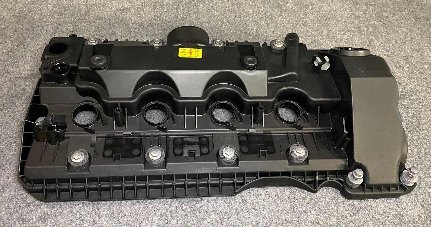 BMW RH Cylinder Head Cover - 11-12-7-563-474 - BMW 550i, 650i, X5, 750Li & More
