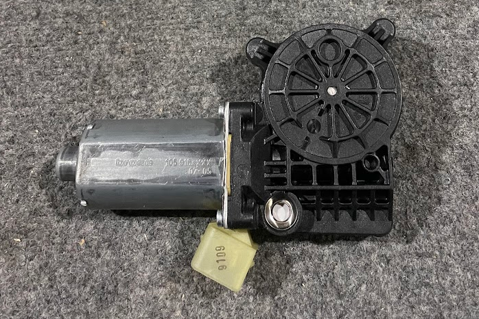 Mercedes-Benz Front LH Power Window Motor - 2088202742 - For MBZ CLK320 & More