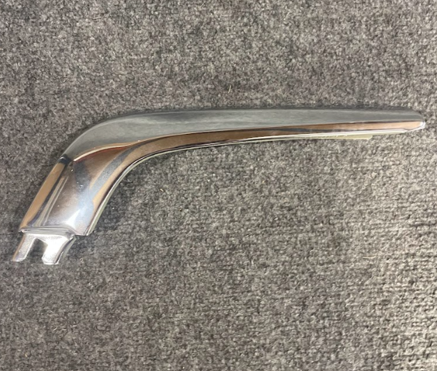 Mercedes-Benz Front Bumper RH Fender Skirt - 126 885 30 74 A - MBZ W126 S Class
