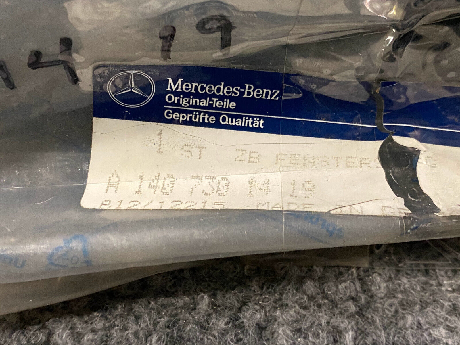 Mercedes-Benz Right Door Window Division Bar -A1407301419- Fits MB 300SD & More