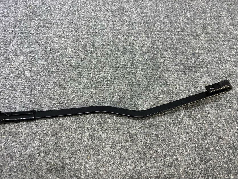 Mercedes-Benz RH Wiper Arm - 140-820-34-44 - Fits MBZ 300SD / S500 & Others