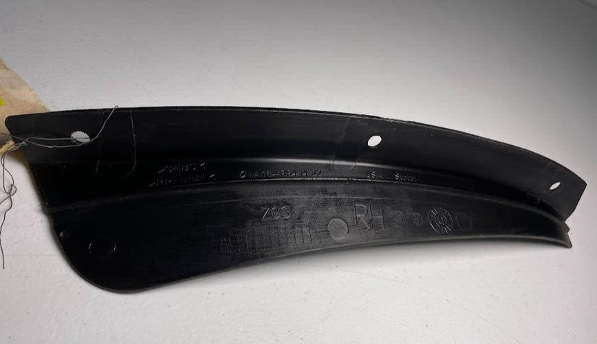 Mercedes-Benz Front RH Fender Liner Extension - 164-884-14-22 - For MBZ GL Class