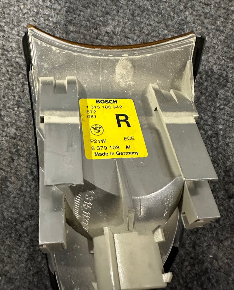 Bosch Front RH Turn Signa Light - 1 315 106 942 - Fits BMW 325i, 325xi & More