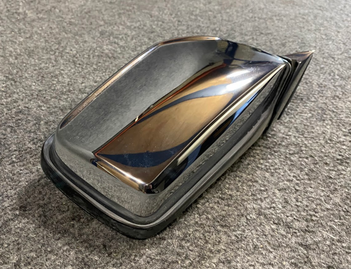 Mercedes-Benz Right Side View Mirror Assembly - 115-811-04-41 - MBZ W114 / W115