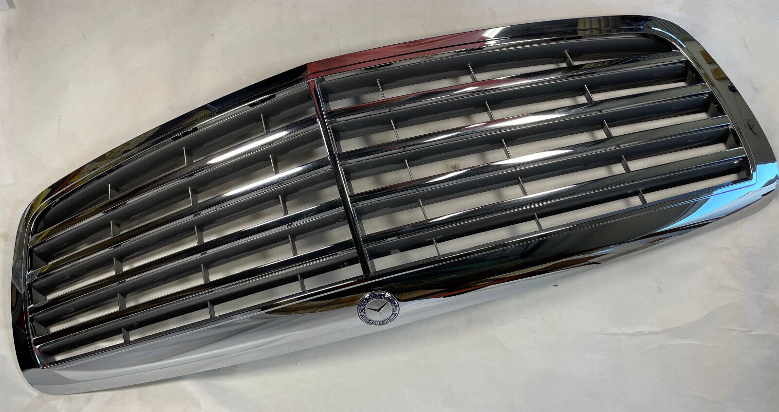 Mercedes-Benz Radiator Grille Assy - 221-880-00-83-7712 - For MBZ S65 AMG & More