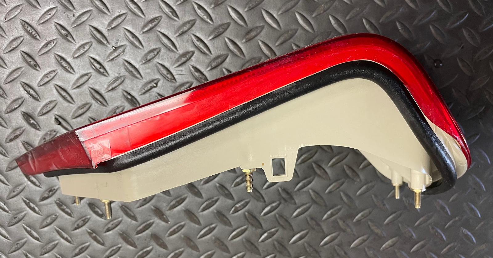 Left Tail Light Assy - 140-820-05-64 - For Mercedes-Benz W140 S-Class 1992-1994