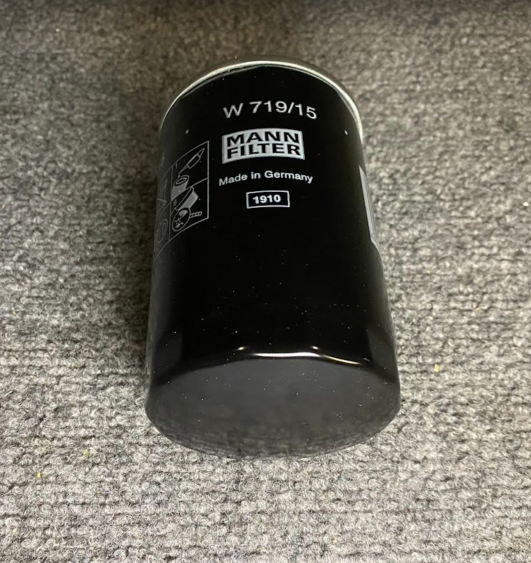 Mann Filter Oil Filter - W 719/15 / 11-42-1-707-779 -Fits BMW 325i, 525i & More